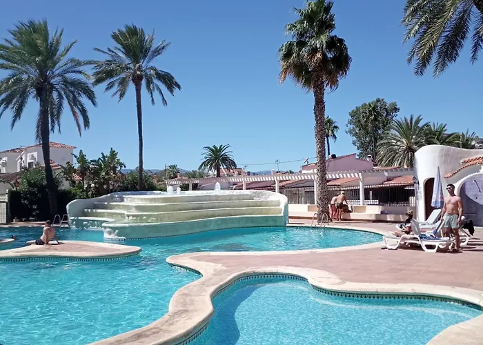 Estudio 2 Personas Con Piscina En