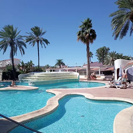 Estudio 2 Personas Con Piscina En