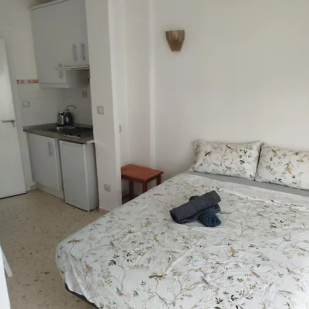 Estudio 2 Personas Con Piscina En דירה *