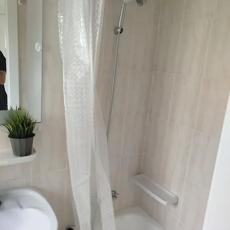 Estudio 2 Personas Con Piscina En דירה דניה