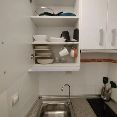 Estudio 2 Personas Con Piscina En *