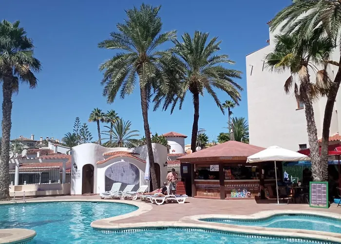 Estudio 2 Personas Con Piscina En