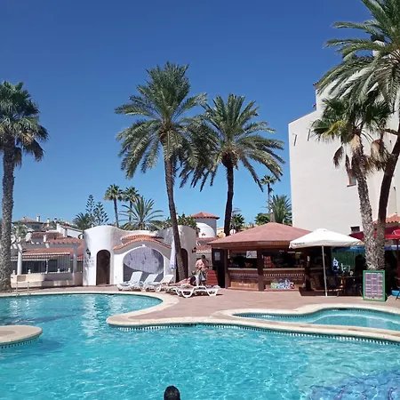 Estudio 2 Personas Con Piscina En